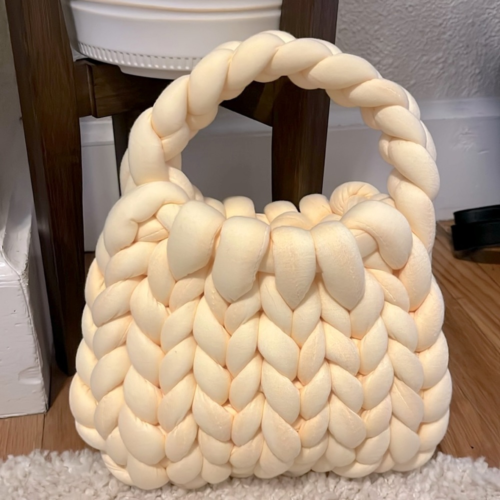Chunky knit purse